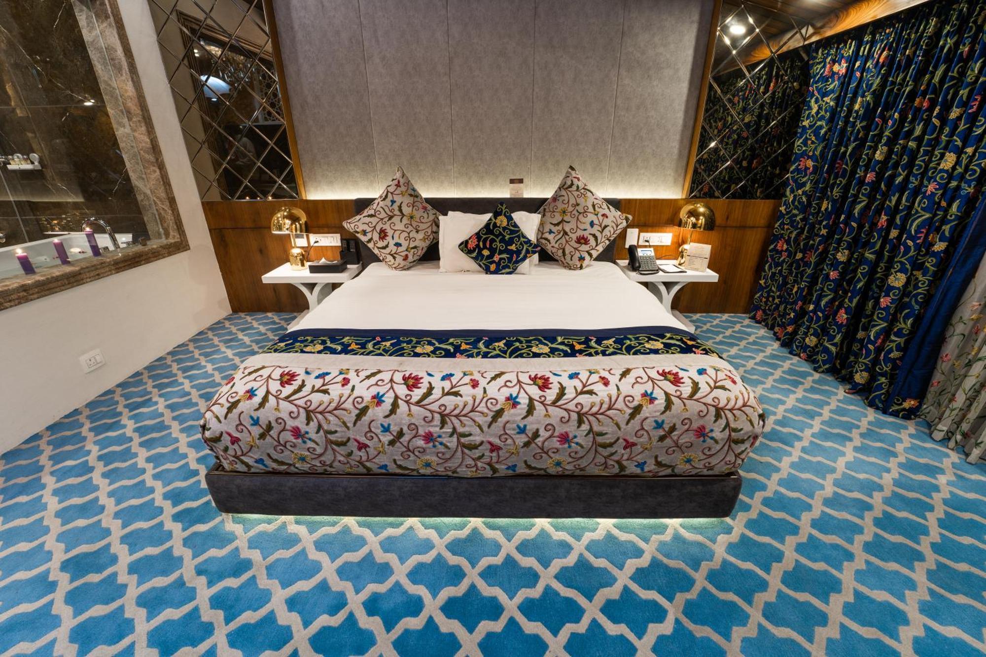 Hotel Snowland, Srinagar ภายนอก รูปภาพ