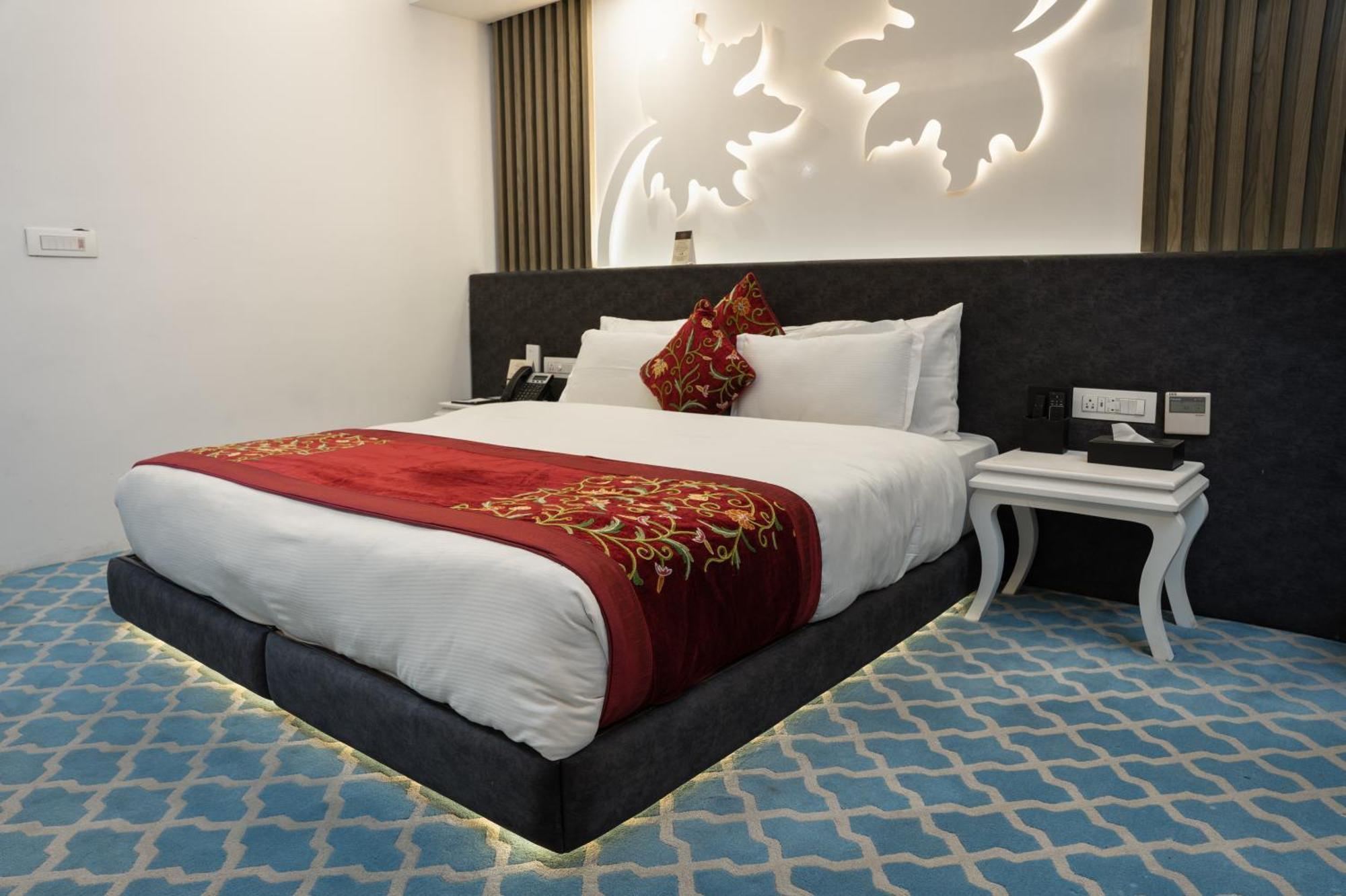 Hotel Snowland, Srinagar ภายนอก รูปภาพ